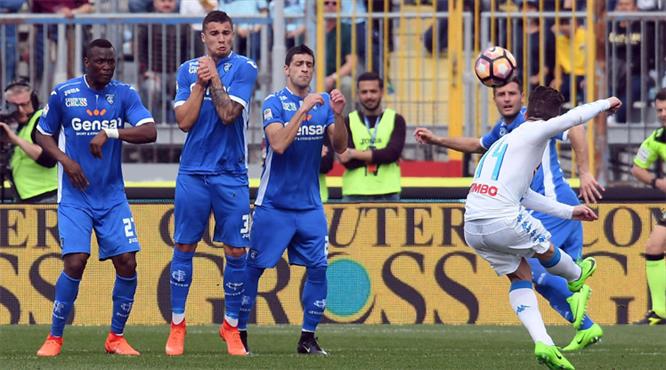 Mertens uzaklık dinlemedi! Yok böyle bir falso