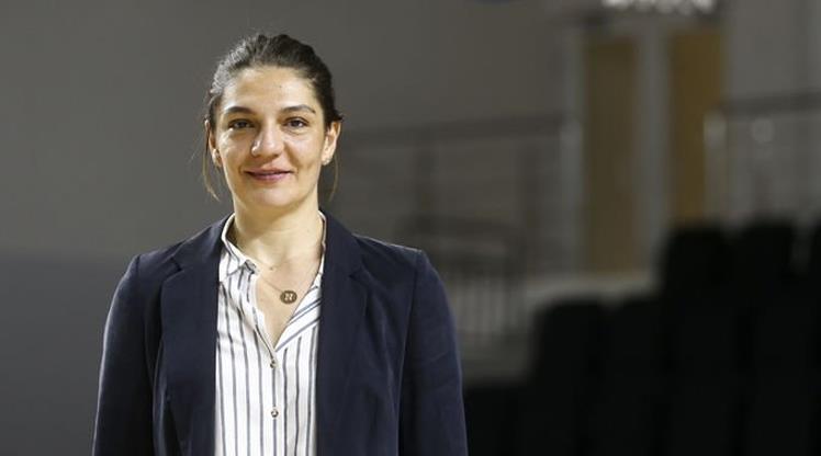 Nevriye Yılmaz'a büyük onur