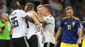 Kroos Almanya'yı ipten aldı
