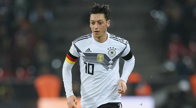 Bakan Kasapoğlu'ndan Mesut'a destek