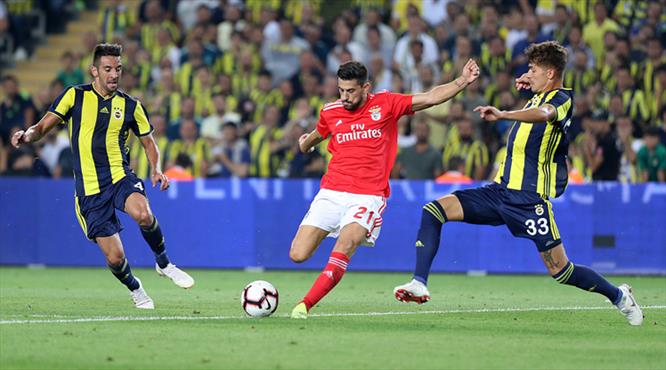 "Fenerbahçe'nin futbol hikayesi kahramanlık üzerinedir"