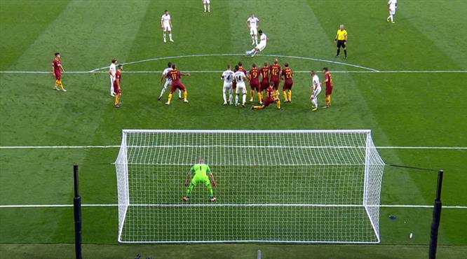 Isco'dan klas frikik! Kaleci hareket edemedi...
