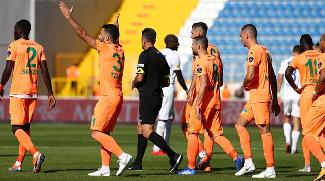 Kasımpaşa - Aytemiz Alanyaspor: 1-2 (ÖZET)