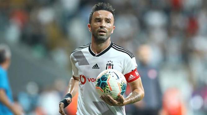 Kartal'a Gökhan Gönül'den kötü haber