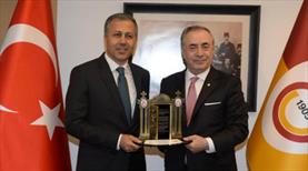 Validen Mustafa Cengiz'e iadeiziyaret