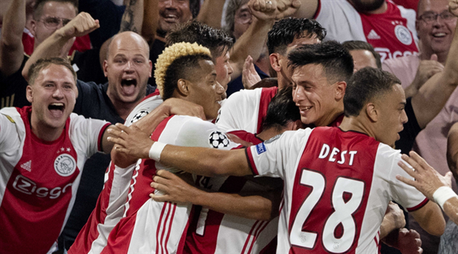 Ajax bir kez daha Devler Ligi'nde (ÖZET)