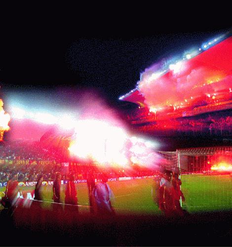 Bir Alman gazetesi Ali Sami Yen Stadı için 'Duvarların ruhu olduğuna inanırmısınız..Oranın ruhu vardır' demişti. Türk futboluna yarım asırdır hizmet eden efsane Ali Sami Yen stadı artık futbolseverlere veda ediyor. 
