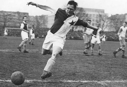 Josef Bican - Slavia Prag (1944) 57 gol