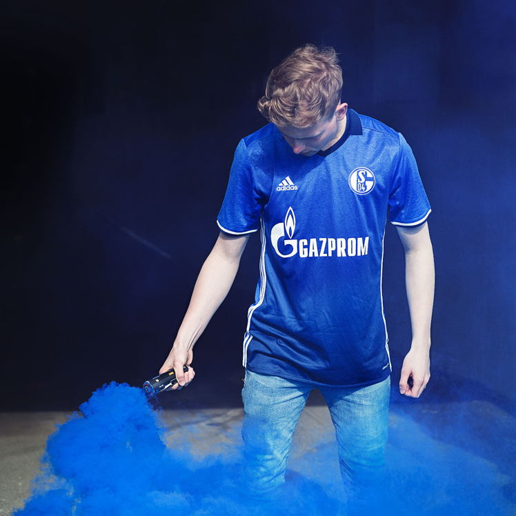 18. Schalke - 184 bin forma
