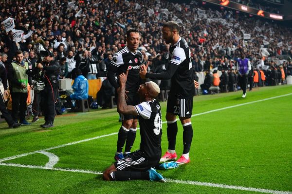 Beşiktaş 2016-2017 sezonunda Avrupa Ligi çeyrek final 2. maçında Lyon'u 2-1 mağlup etti. Beşiktaş 2016-2017 sezonunda Avrupa Ligi çeyrek final 2. maçında Lyon'u 2-1 mağlup etti.