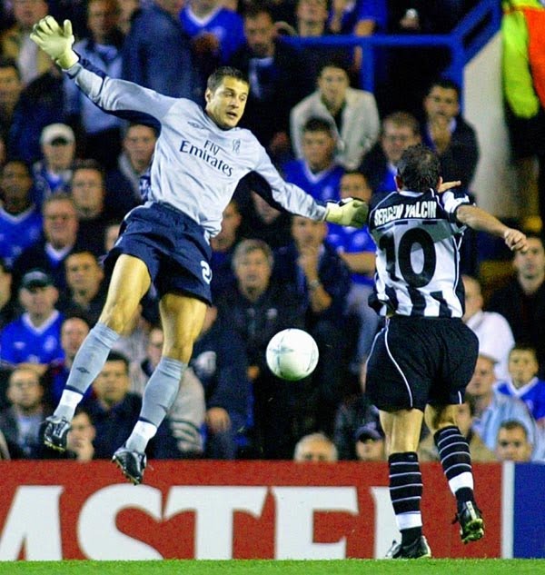 Beşiktaş 2003-2004 sezonunda Şampiyonlar Ligi'nde grup aşamasında Chelsea'yi Londra'da 2-0 mağlup etti. Beşiktaş 2003-2004 sezonunda Şampiyonlar Ligi'nde grup aşamasında Chelsea'yi Londra'da 2-0 mağlup etti.