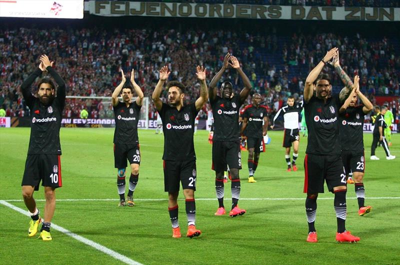 2014-15 sezonunda Hollanda'nın güçlü takımı Feyenoord, Avrupa Ligi elemesinde Beşiktaş'a 2-1 ve 3-1'le boyun eğmiş. Temsilcimiz çok önemli bir zafere imza atmıştı. 2014-15 sezonunda Hollanda'nın güçlü takımı Feyenoord, Avrupa Ligi elemesinde Beşiktaş'a 2-1 ve 3-1'le boyun eğmiş. Temsilcimiz çok önemli bir zafere imza atmıştı.