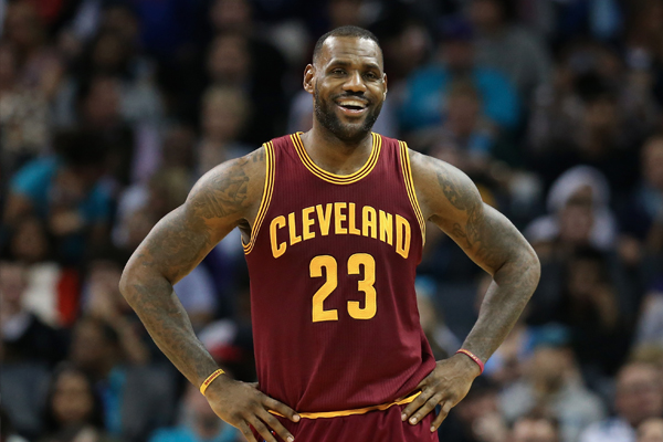 1. LeBron James (Cleveland Cavaliers): 86 milyon dolar
1. LeBron James (Cleveland Cavaliers): 86 milyon dolar