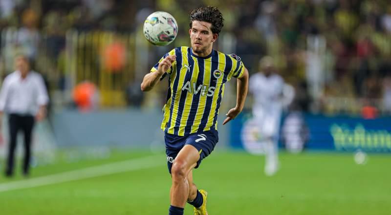 2018'de Fenerbahçe'ye transfer olan Ferdi Kadıoğlu'nun 2026 yılına kadar sözleşmesi bulunuyor.