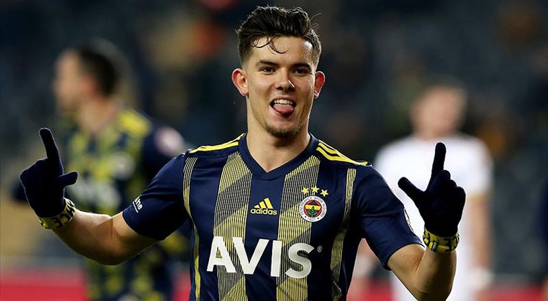 Serie A devi Milan, Fenerbahçe'nin yıldız oyuncusu Ferdi Kadıoğlu'nu transfer etmek istiyor. 
