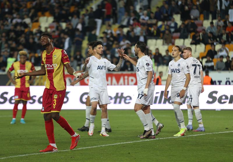 Fenerbahçe, 1990/91'den bu yana ilk kez bir Süper Lig sezonunda üç deplasman maçında 5+ gol attı (5-0 vs Yeni Malatyaspor, 5-2 vs Alanyaspor & 6-0 vs Çaykur Rizespor).