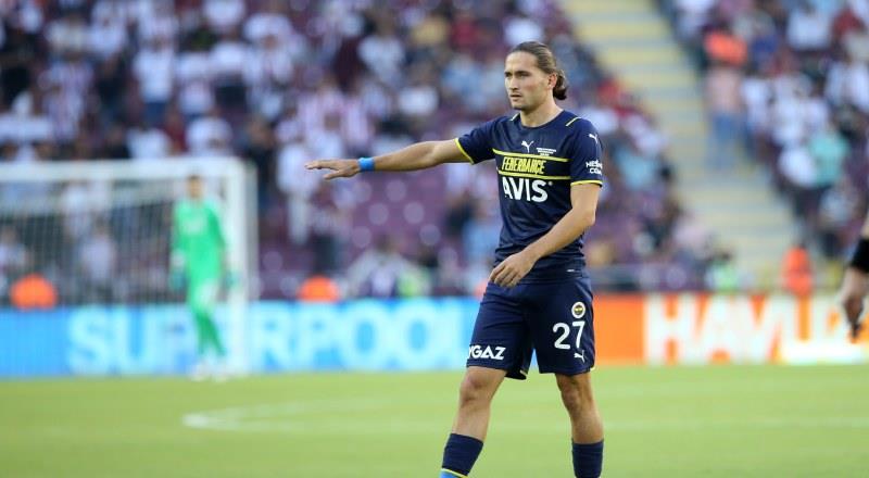 Sizin seçiminiz: Orta Saha - Miguel Crespo | Fenerbahçe | %15.5