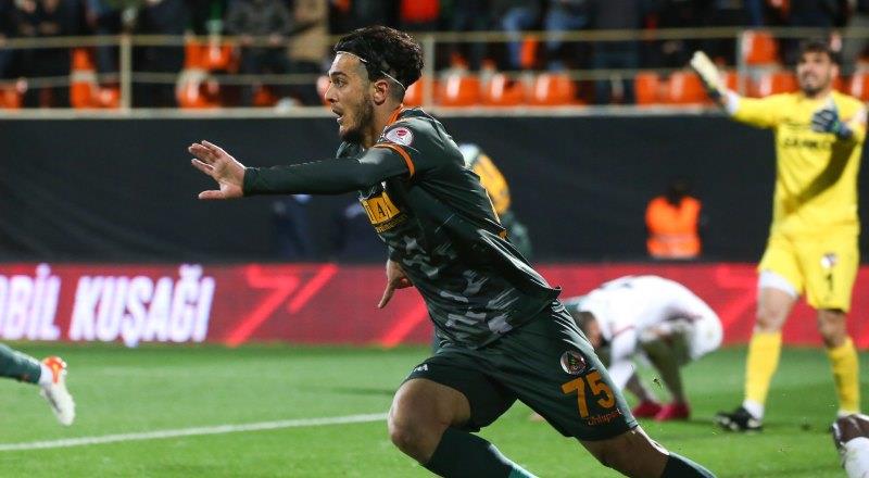 OPTA verilerine göre: Sol Bek - Tayfır Bingöl | Aytemiz Alanyaspor | Gol: 3 | Asist: 10 | Pas yüzdesi: %81 | Top kapma: %62 | Çalım: 45