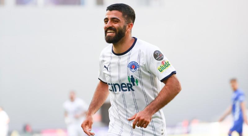 OPTA verilerine göre: Forvet - Umut Bozok | Kasımpaşa | Gol: 20 | Asist: 7 | Pas yüzdesi: %80,57 | Gol beklentisi: 16,03 | Rakip ceza sahasında topla buluşma: 152 | Çalım:23