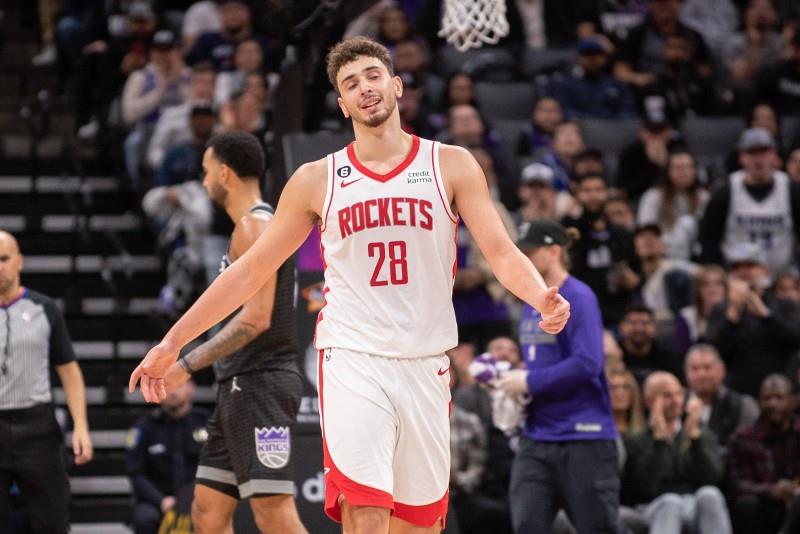 NBA'deki ilk maçına Minnesota Timberwolves karşısında çıkan Alperen Şengün, 124-106 yenildikleri maçta 18 dakika sahada kaldı ve 11 sayı, 6 ribaund, 2 asist ve 3 top çalma ile oynadı. Alperen, çaylak sezonunda gösterdiği performans ile NBA All-Star Çaylaklar Maçı'na seçildi. 