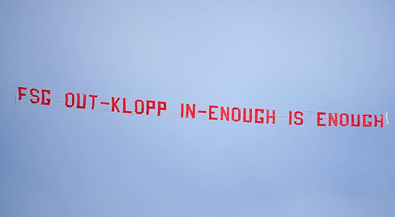 Liverpool taraftaı bu mesajla Liverpool'un sahipleri olan FSG'ye (Fenway Sports Group) mesaj verdi.