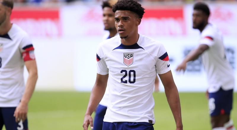 Trabzonspor gündemindeki 25 yaşındaki sağ bek oyuncusu Reggie Cannon, Boavista ile sözleşmesini feshetti. ABD'li oyuncunun Portekiz ekibiyle haksız şekilde sözleşmesini feshettiği iddia edildi. (Fanatik) Trabzonspor gündemindeki 25 yaşındaki sağ bek oyuncusu Reggie Cannon, Boavista ile sözleşmesini feshetti. ABD'li oyuncunun Portekiz ekibiyle haksız şekilde sözleşmesini feshettiği iddia edildi. (Fanatik)