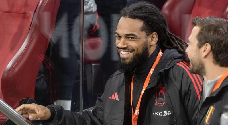 Stoper arayışlarını sürdüren Fenerbahçe'nin eski Galatasaraylı Jason Denayer'le temas kurduğu iddia edildi. (Fotomaç) Stoper arayışlarını sürdüren Fenerbahçe'nin eski Galatasaraylı Jason Denayer'le temas kurduğu iddia edildi. (Fotomaç)