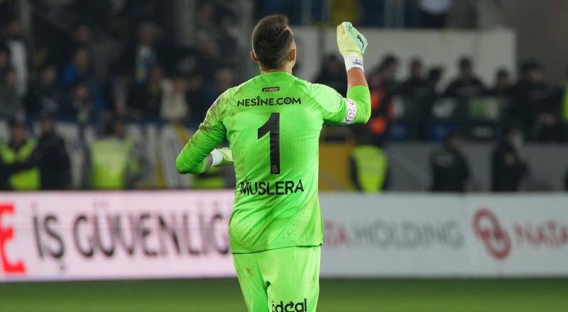 OPTA verilerine göre: Fernando Muslera | Galatasaray | Yediği gol: 26, Kalesine gelen şu: 106, Kurtarış: 82, Sahipsiz top kazanma: 285, Gole kapama: 16