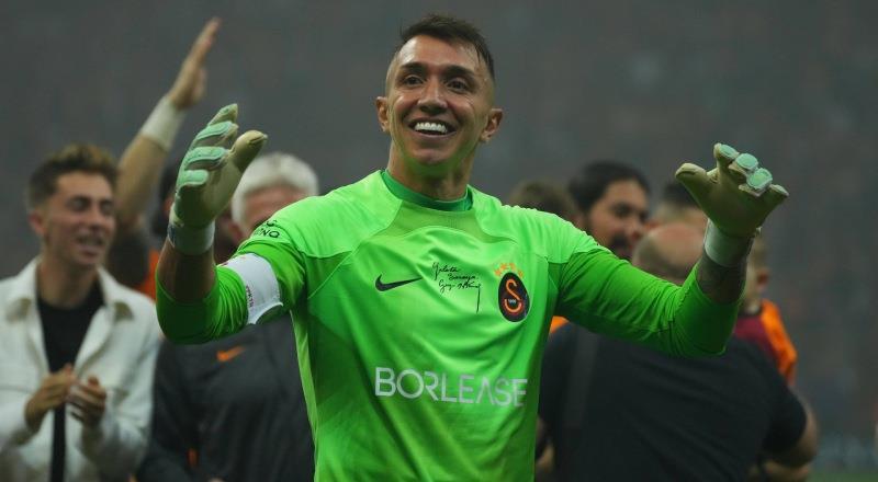 Sizin seçiminiz: Fernando Muslera | Galatasaray | Oy oranı: %65