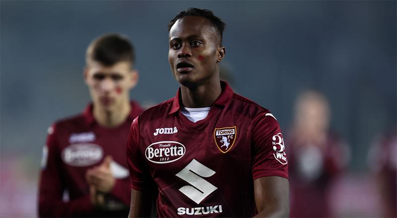 Devre arası transfer döneminde potansiyeli yüksek isimlerle kadrosunu güçlendirmeyi hedefleyen Çaykur Rizespor, rotasını İtalya’ya çevirdi. Atmacalar, Serie A ekiplerinden Torino’nun formasını giyen Demba Seck ile el sıkıştı. (Fanatik)