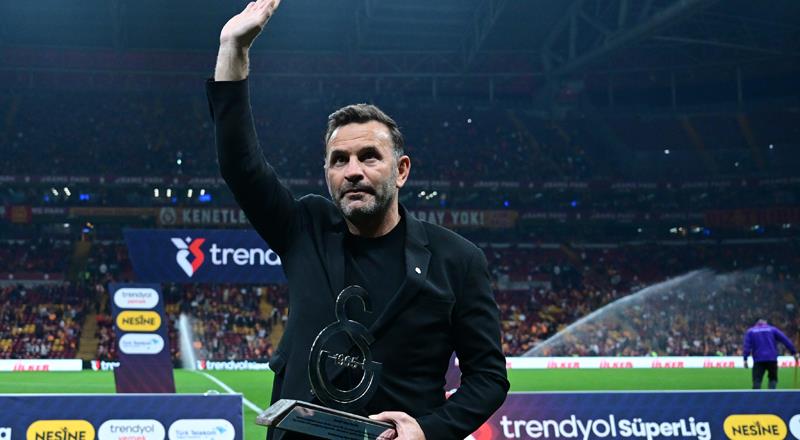 Okan Buruk'un teknik direktörlük kariyerinde hem yenilmeden en fazla karşılaştığı (14 maç) hem de en fazla mağlup ettiği takım (11G 3B) Antalyaspor.