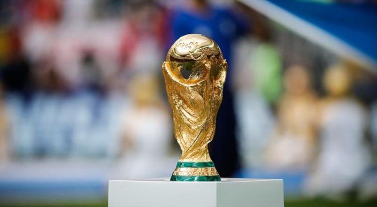 Tarihte ilk kez 48 takımla düzenlenecek 2026 FIFA Dünya Kupası'nda gruplar şöyle oluştu: A Grubu: Meksika, Güney Afrika, Güney Kore, Çekya B Grubu: Kanada, Bosna-Hersek, Katar, İsviçre C Grubu: Brezilya, Fas, Haiti, İskoçya D Grubu: ABD, Paraguay, Avustralya, Türkiye E Grubu: Almanya, Curaçao, Fildişi Sahili, Ekvador F Grubu: Hollanda, Japonya, İsveç, Tunus G Grubu: Belçika, Mısır, İran, Yeni Zelanda H Grubu: İspanya, Yeşil Burun Adaları, Suudi Arabistan, Uruguay I Grubu: Fransa, Senegal, Irak, Norveç J Grubu: Arjantin, Cezayir, Avusturya, Ürdün K Grubu: Portekiz, Demokratik Kongo Cumhuriyeti, Özbekistan, Kolombiya L Grubu: İngiltere, Hırvatistan, Gana, Panama.