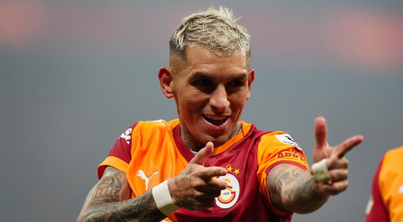• Galatasaray forması giyen Lucas Torreira, bu sezon Trendyol Süper Lig'de attığı üç golü de iç saha karşılaşmalarında kaydetti.