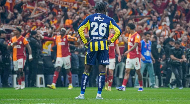 • Galatasaray ile oynadığı son sekiz Trendyol Süper Lig maçının dördünü kaybeden Fenerbahçe (1G 3B), daha önceki 19 karşılaşmada aynı sayıda mağlubiyet almıştı (7G 8B).

