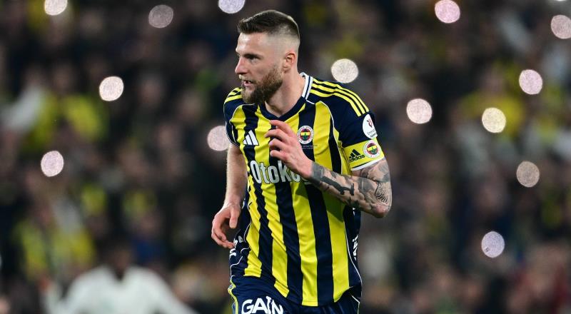 OPTA'nın verilerine göre: Stoper | Milan Skriniar | Fenerbahçe | Gole kapama: 9 | Kazandığı ikili mücadele: 126 | Uzaklaştırma: 116 | Sahipsiz top kazanma: 102
OPTA'nın verilerine göre: Stoper | Milan Skriniar | Fenerbahçe | Gole kapama: 9 | Kazandığı ikili mücadele: 126 | Uzaklaştırma: 116 | Sahipsiz top kazanma: 102