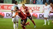 Olcan Adın sahnede!