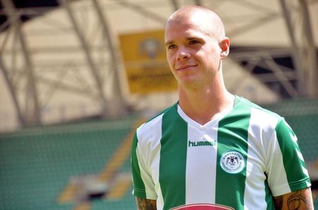 Fenerbahçe'den Torku Konyaspor'a transfer olan Samuel Holmen trafik kazası geçirdi