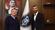 Yalçın Ayhan 2 yıl daha Başakşehir'de