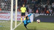 Eto'o, Gomez şimdi de Ghilas! Hepsini durduran aynı adam...