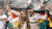 Rosberg zirvede bıraktı