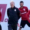 Galatasaray'ın golcüsü Lukas Podolski Mustafa Denizli'nin kararını bekliyor 