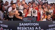Beşiktaşlı oyuncuların şampiyonluk coşkusu!