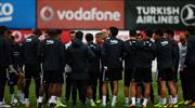 Kartal ara vermedi