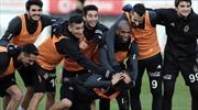 Cenk Tosun kırdı geçirdi