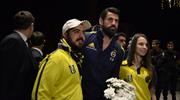 Fenerbahçe'ye çiçekli karşılama