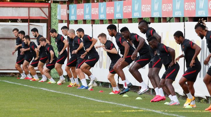 Galatasaray'da Taylan takımdan ayrı çalıştı