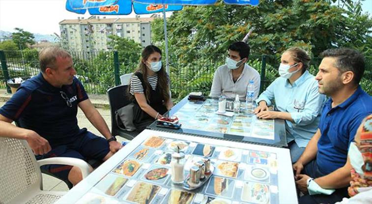 Avcı'dan tedavisi süren Akçay'ın ailesine ziyaret