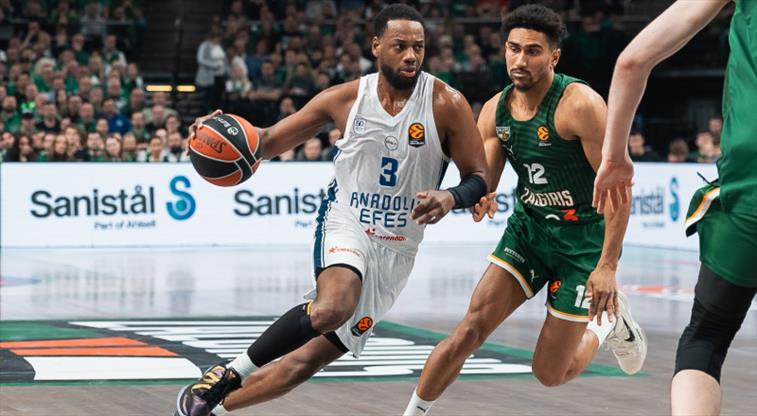 Anadolu Efes, Litvanya'dan galibiyetle döndü