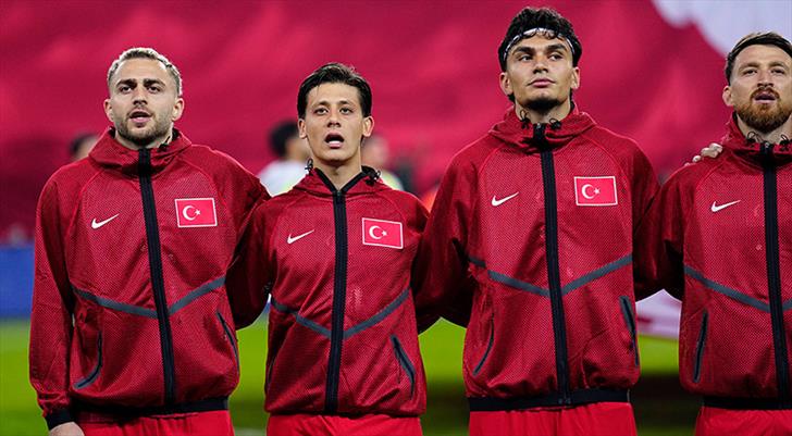 A Milli Takım'da iki futbolcu kamptan ayrıldı!