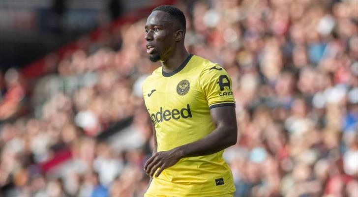 Galatasaray'a yeni sağ bek! Transfer için hamle yapıldı